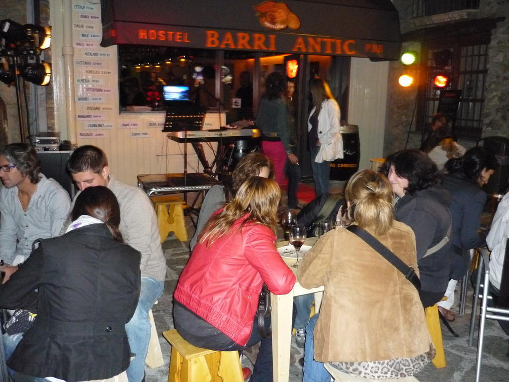 Barri Antic Hostel & Pub Andorra la Vella Exterior foto